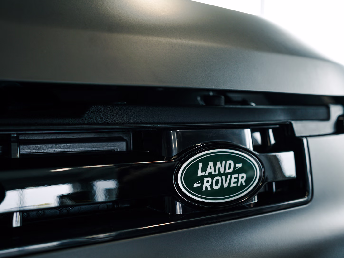 Land Rover badge, matte finish
